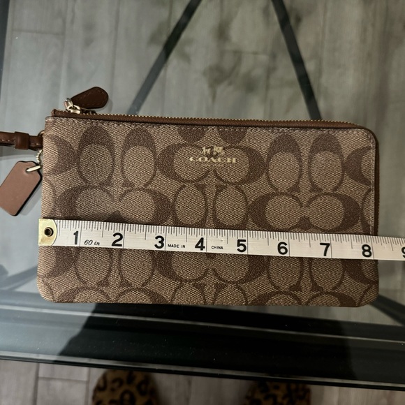 NWT BRAND NEW Coach leather wristlet classic C brown tan color - Picture 7 of 9